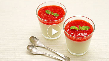 パンナコッタ・いちごソース